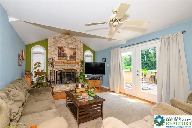 410 East Mayfield Circle, Bethlehem City, PA 18020