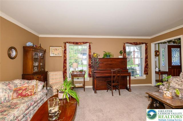 410 East Mayfield Circle, Bethlehem City, PA 18020
