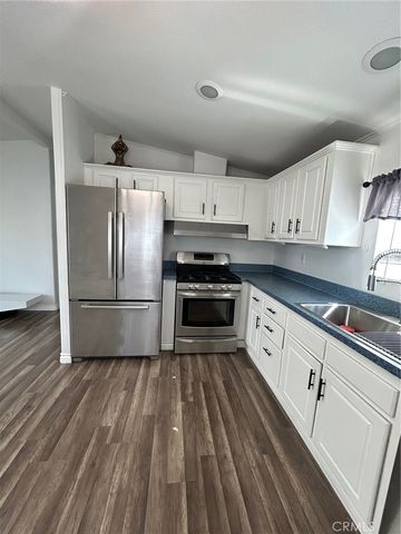 327 W Wilson 82, Costa Mesa, CA 92627