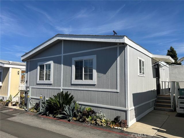 327 W Wilson 82, Costa Mesa, CA 92627