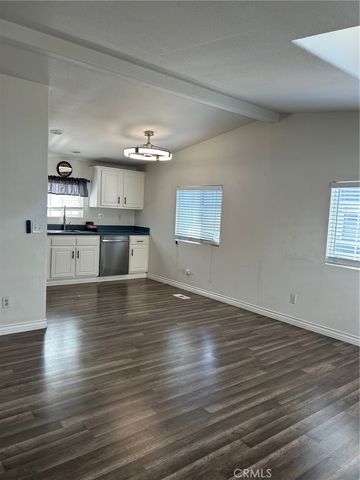 327 W Wilson 82, Costa Mesa, CA 92627