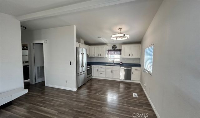 327 W Wilson 82, Costa Mesa, CA 92627