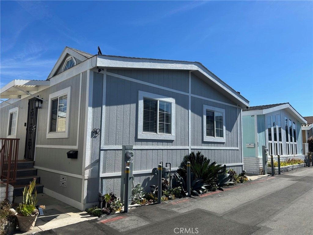 327 W Wilson 82, Costa Mesa, CA 92627