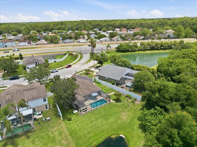 392 TAVERNIER CIRCLE, Oldsmar, FL 34677