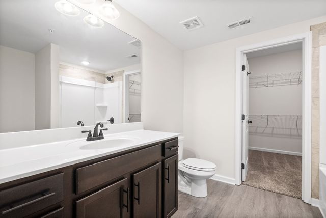 229 E Johnson Cir Apt B208, Clarksville, TN 37040