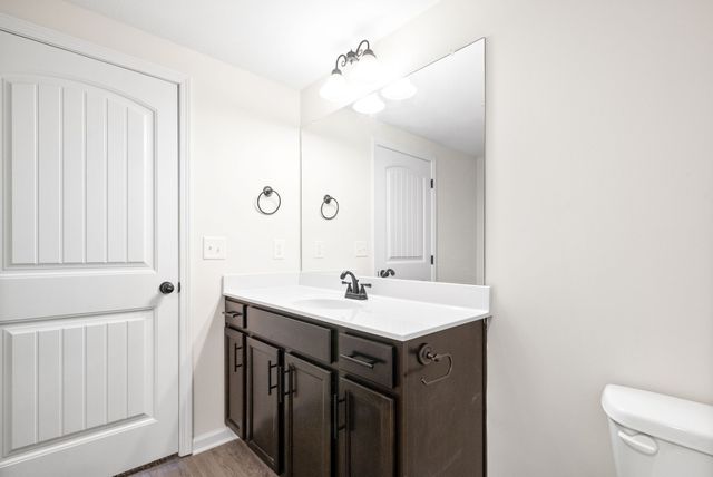 229 E Johnson Cir Apt B208, Clarksville, TN 37040