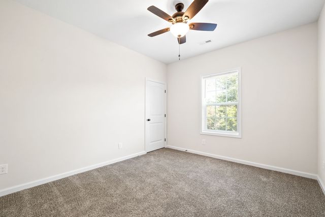 229 E Johnson Cir Apt B208, Clarksville, TN 37040