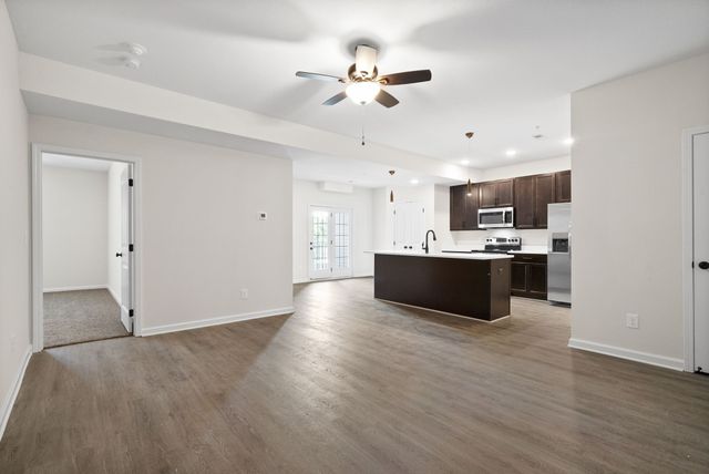 229 E Johnson Cir Apt B208, Clarksville, TN 37040