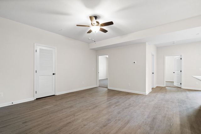 229 E Johnson Cir Apt B208, Clarksville, TN 37040