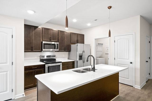 229 E Johnson Cir Apt B208, Clarksville, TN 37040