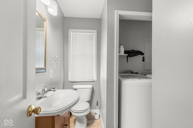 920 N Third Street, Austin, IN 47102