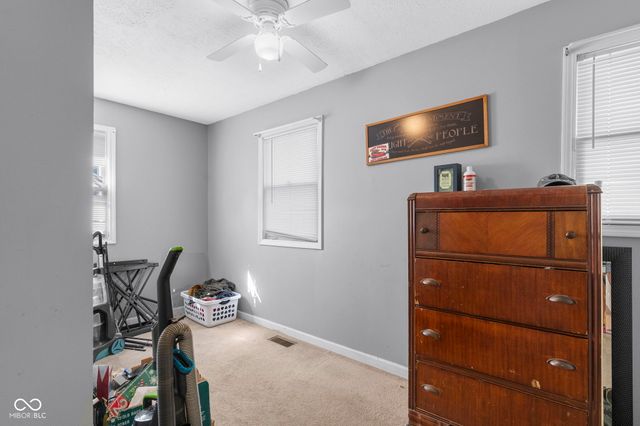 920 N Third Street, Austin, IN 47102