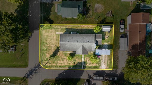 920 N Third Street, Austin, IN 47102