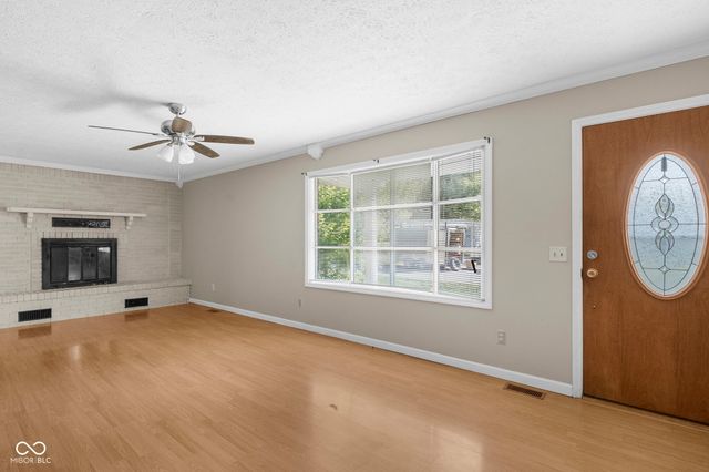 920 N Third Street, Austin, IN 47102