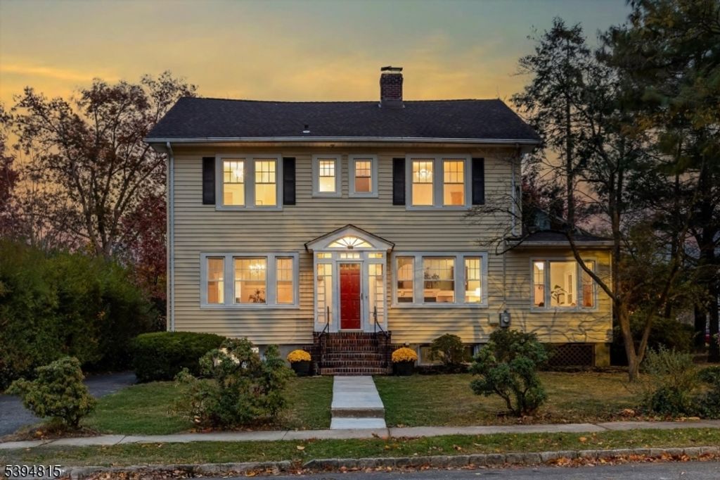 60 Bowdoin St, Maplewood Twp., NJ 07040