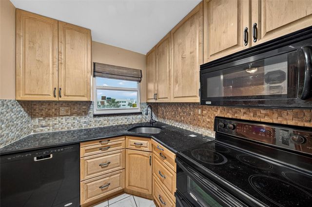 2900 N Pine Island Road 312, Sunrise, FL 33322