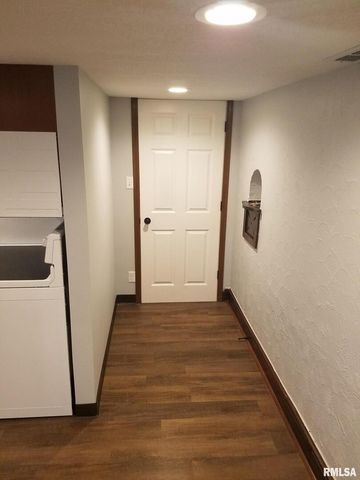 2006 7TH Street, East Moline, IL 61244