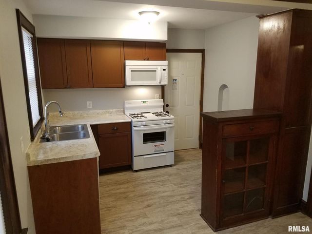 2006 7TH Street, East Moline, IL 61244