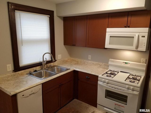 2006 7TH Street, East Moline, IL 61244