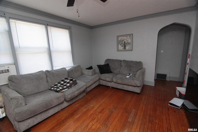 2006 7TH Street, East Moline, IL 61244