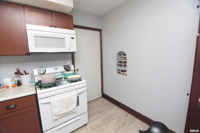 2006 7TH Street, East Moline, IL 61244