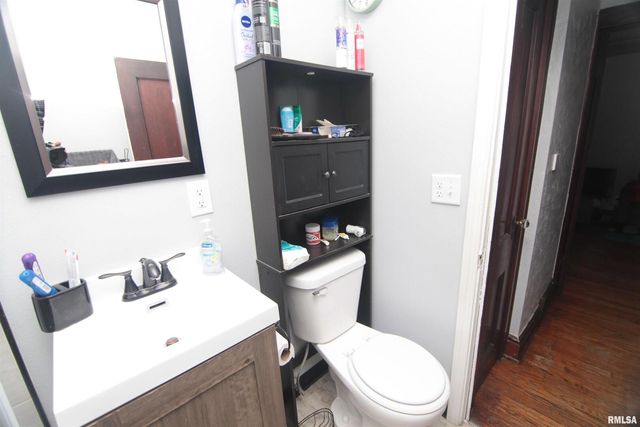 2006 7TH Street, East Moline, IL 61244