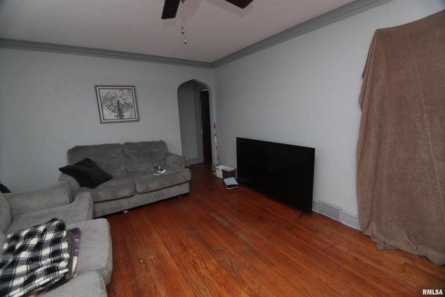 2006 7TH Street, East Moline, IL 61244