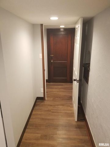 2006 7TH Street, East Moline, IL 61244