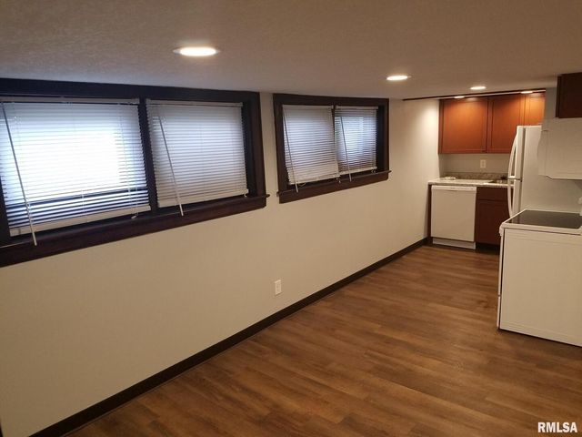 2006 7TH Street, East Moline, IL 61244