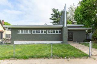 450 Hanover Street, Manchester, NH 03104