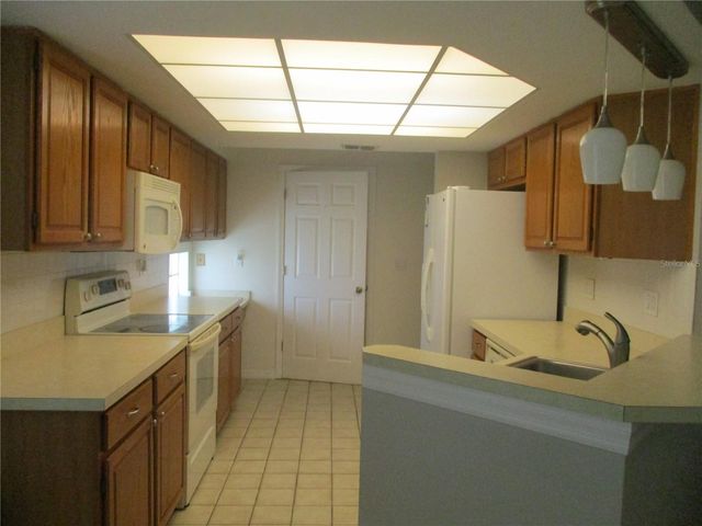 209 N BROCKFIELD DRIVE, Sun City Center, FL 33573