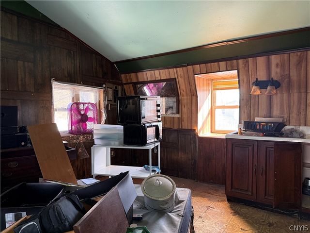 1222 State Route 49, Vienna, NY 13042