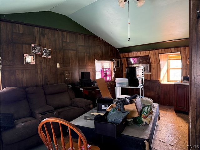 1222 State Route 49, Vienna, NY 13042