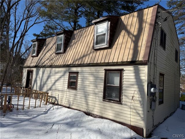 1222 State Route 49, Vienna, NY 13042