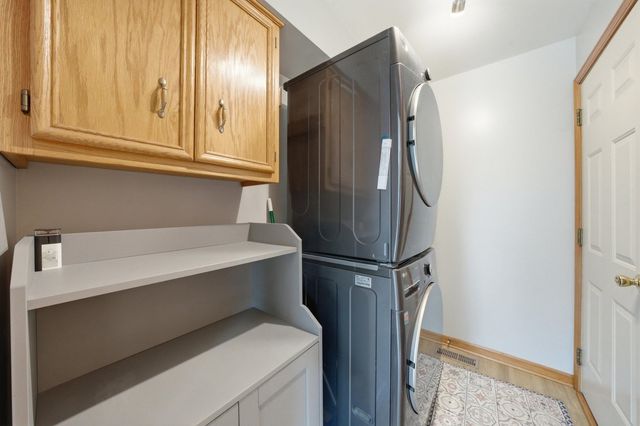 18 Newgate Avenue, Naperville, IL 60565