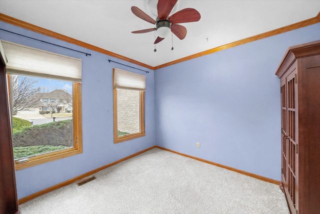 18 Newgate Avenue, Naperville, IL 60565