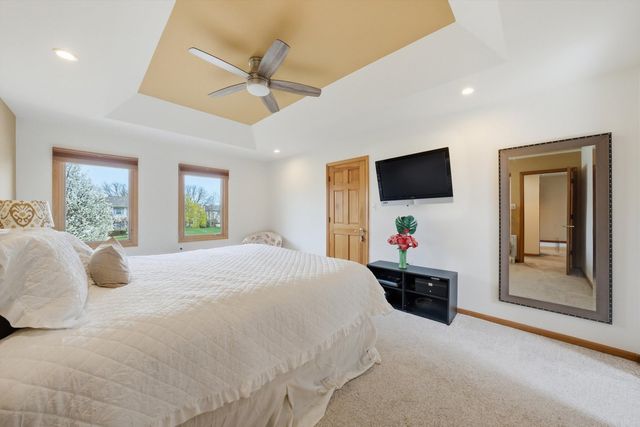 18 Newgate Avenue, Naperville, IL 60565