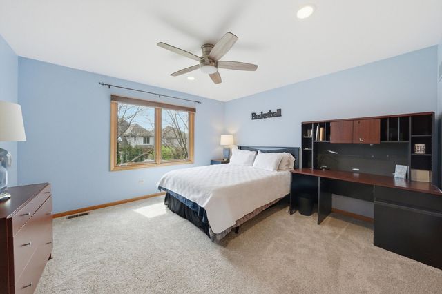 18 Newgate Avenue, Naperville, IL 60565