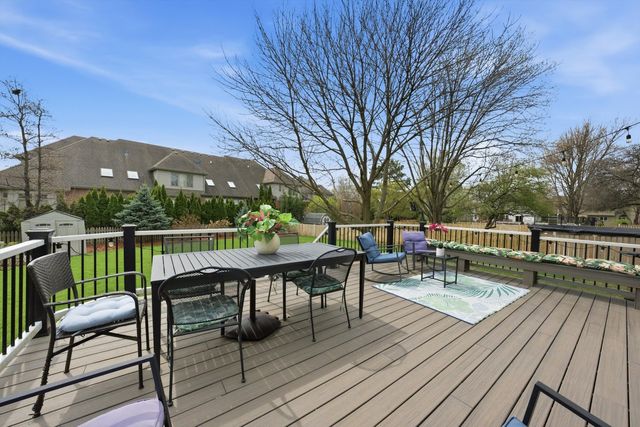 18 Newgate Avenue, Naperville, IL 60565