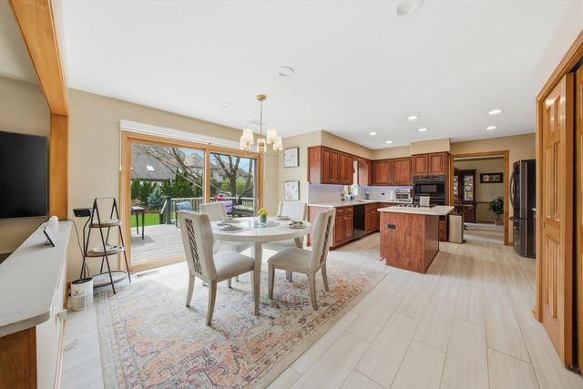 18 Newgate Avenue, Naperville, IL 60565