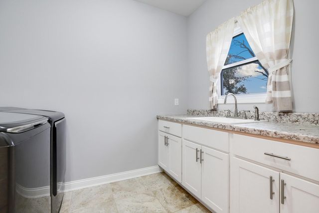 1070 Lakeview Drive, Hobart, IN 46342