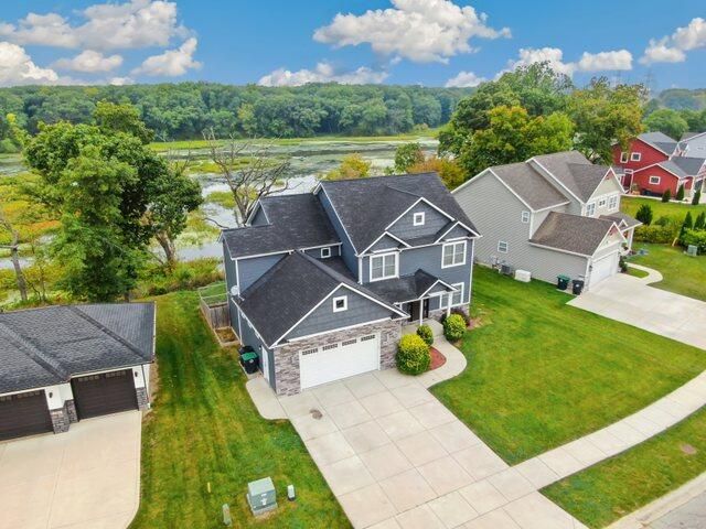 1070 Lakeview Drive, Hobart, IN 46342