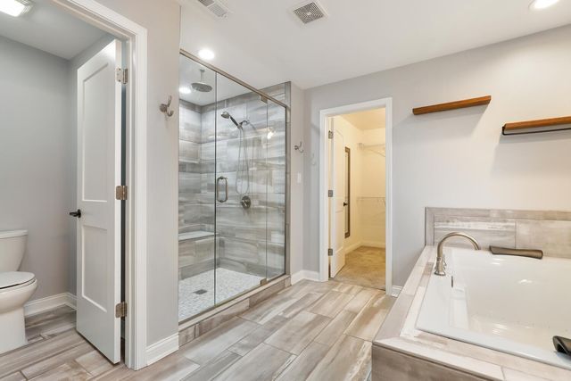 1070 Lakeview Drive, Hobart, IN 46342