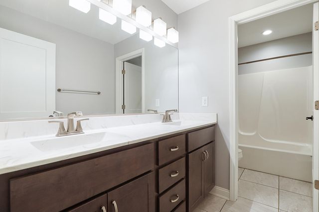 1070 Lakeview Drive, Hobart, IN 46342