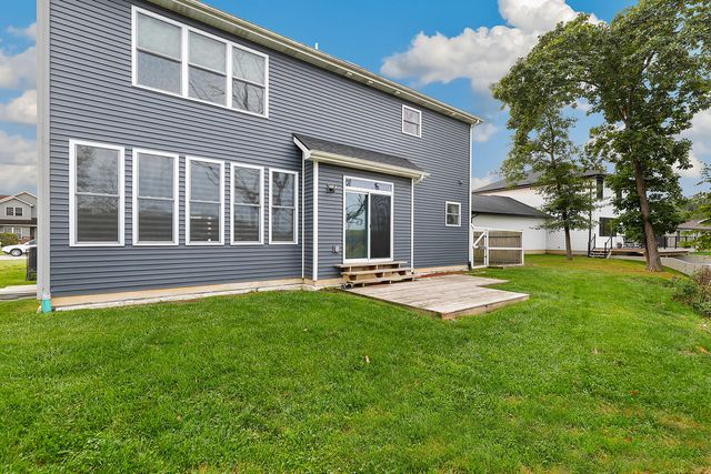 1070 Lakeview Drive, Hobart, IN 46342