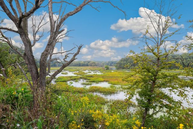 1070 Lakeview Drive, Hobart, IN 46342