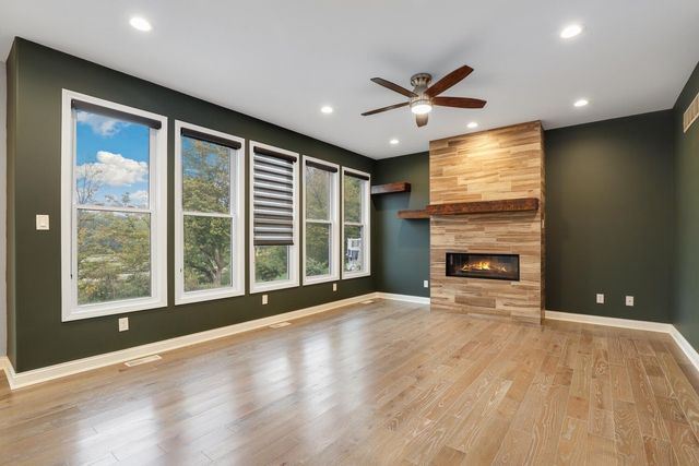 1070 Lakeview Drive, Hobart, IN 46342