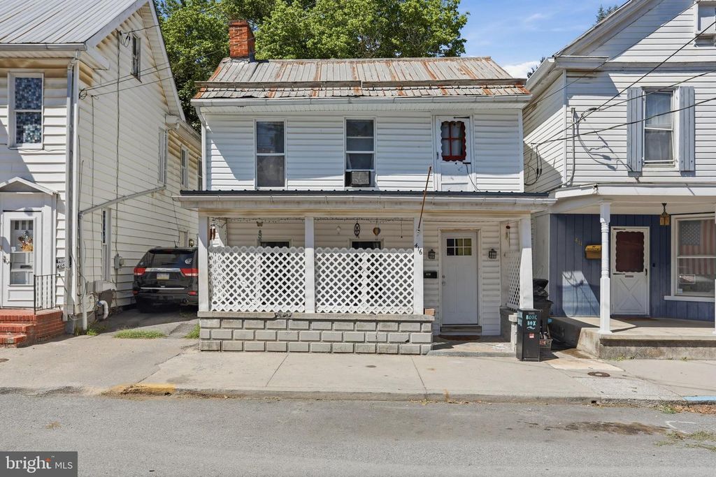 416 W JOHN ST, Martinsburg, WV 25401