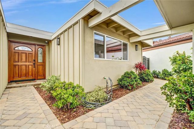 14472 Birmingham, Tustin, CA 92780
