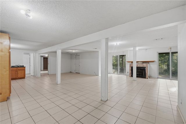 10095 El Camino Road, Rogers, AR 72758